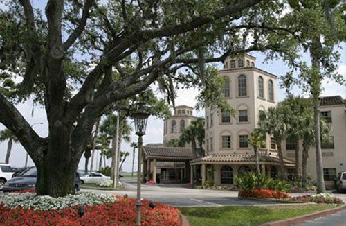 On The Lakes Hotel Sebring